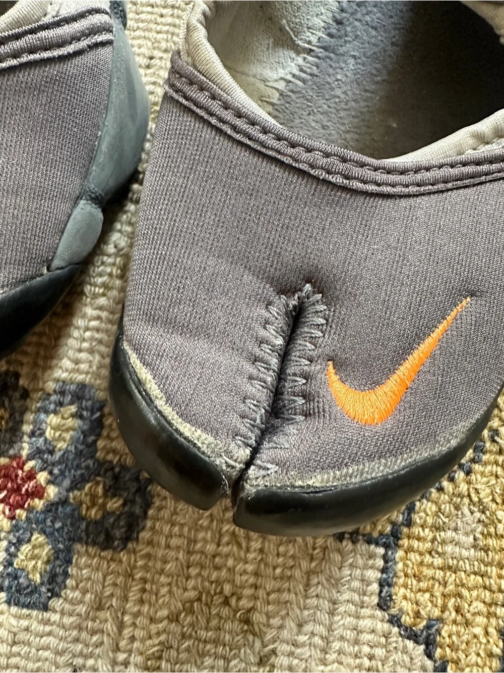 Nike Air Rift Grey Toe Sneakers sz EU 40